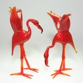 Flamingopaar gro&szlig;, mit ausgebreiteten Fl&uuml;geln, rot