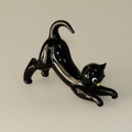 Katze spielend schwarz