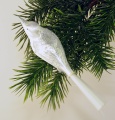Vogel, eiswei&szlig; mit Glasschwanz